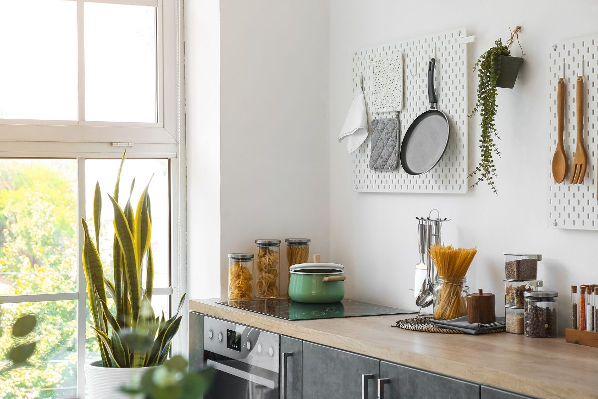 15 Tiny Home Kitchen Hacks